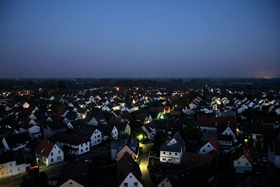 Hier der Blick ins Bachgebiet. In der Mitte die Bachstra&szlig;e.