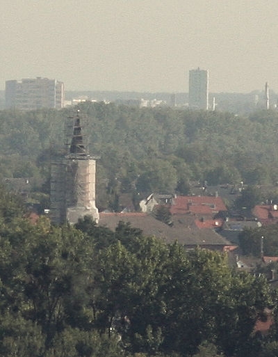 Und hier noch Blick auf den ebenfalls einger&uuml;steten Kirchturm unserer Schwestergemeinde St. Martin Forchheim.

Im Hintergrund ist bereits Karlsruhe zu erkennen.
